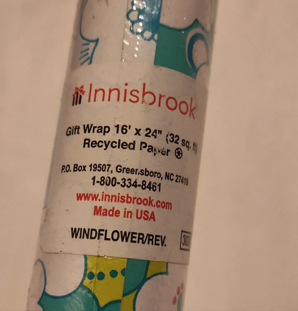 NWT & Retired! Innisbrook Gift Wrap -36sq